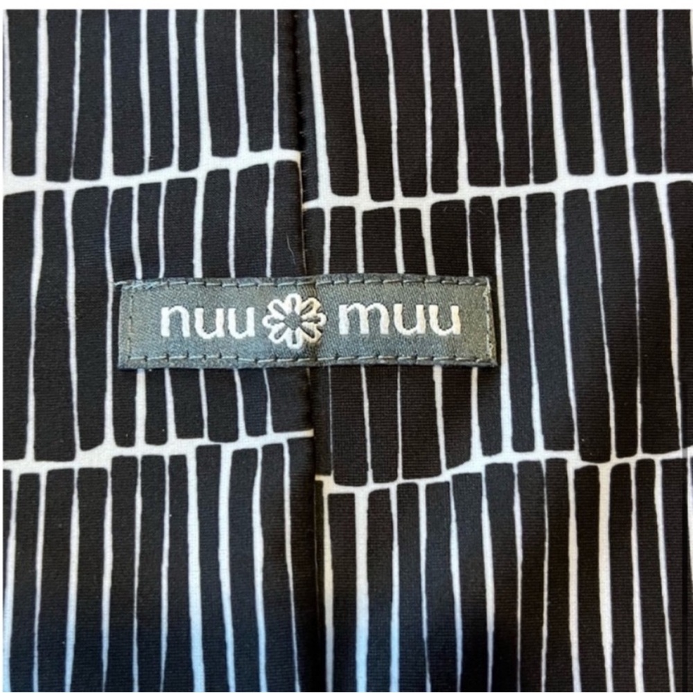 NuuMuu Scoop Neck w Back Pocket Athleisure black and white dress small - Picture 8 of 9